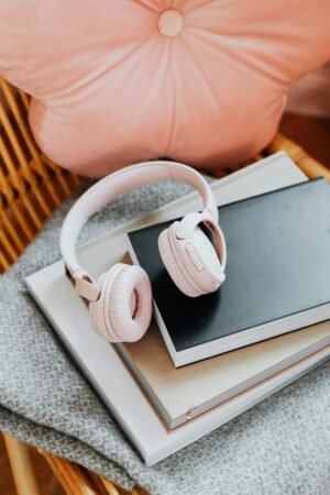 SoundAura™ Wireless Headphones – Pure Comfort, Crystal Sound